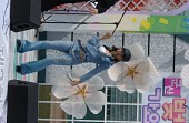 제2회 벚꽃가요제에서 노래하시는 장면사진(00007)