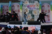 제2회 벚꽃가요제에서 노래하며 춤추시는 장면사진(00001)