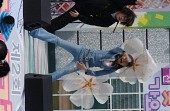 제2회 벚꽃가요제에서 노래하며 춤추시는 장면사진(00008)