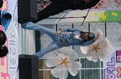 제2회 벚꽃가요제에서 노래하며 춤추시는 장면사진(00009)