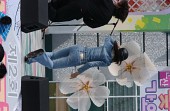 제2회 벚꽃가요제에서 노래하며 춤추시는 장면사진(00011)
