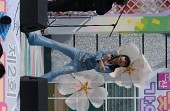 제2회 벚꽃가요제에서 노래하며 춤추시는 장면사진(00017)