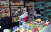 장난감가게와 사람들사진(00002)