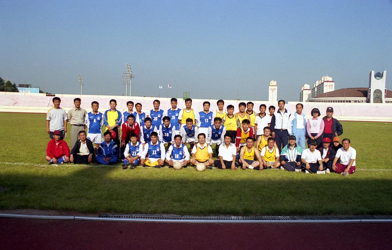 축구시합 참가자 단체사진2