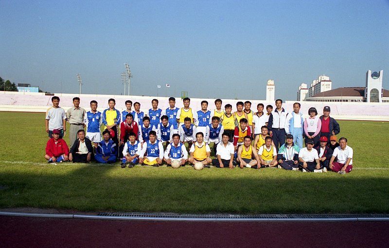 축구시합 참가자 단체사진1
