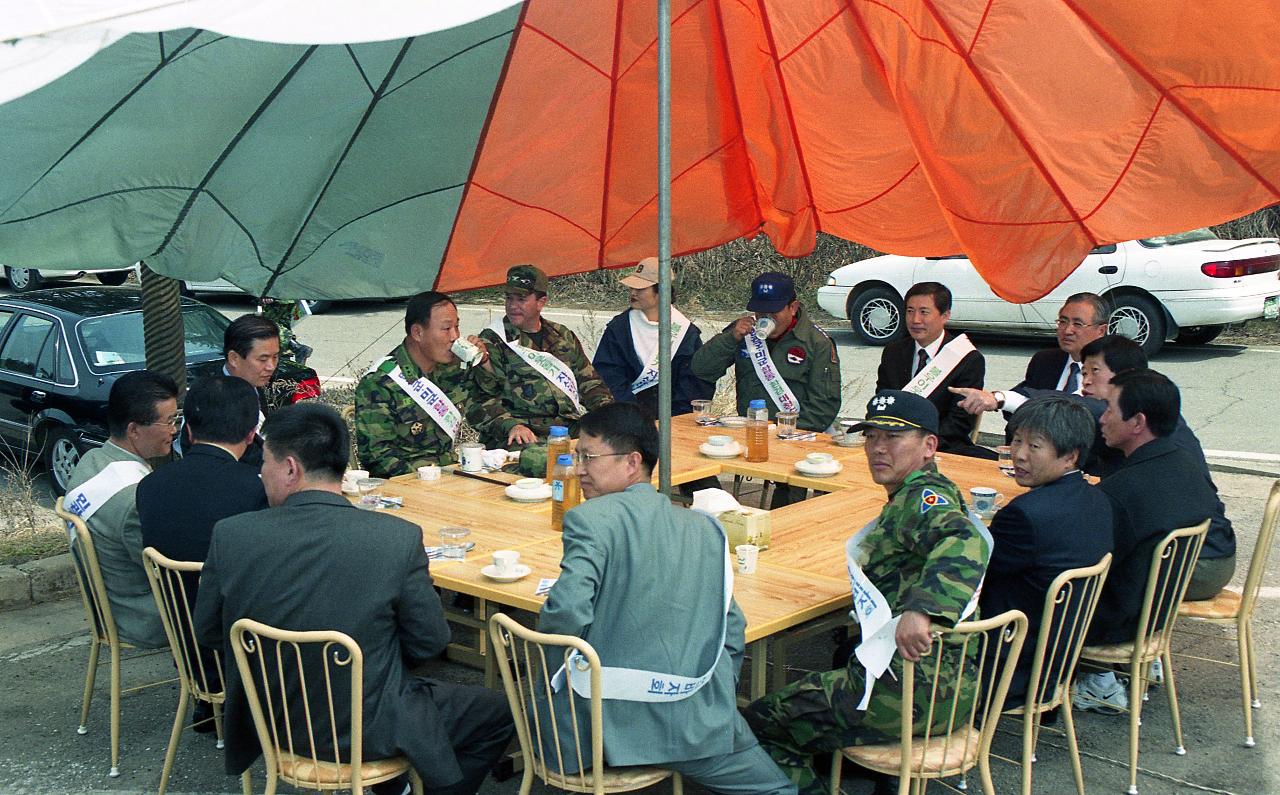 한미합동바자회가 진행 중인 모습2