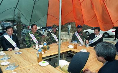 한미합동바자회가 진행 중인 모습1