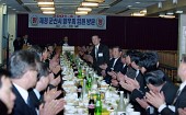 박수를 치시는 의원님들의 모습사진(00005)