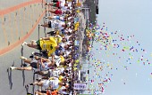 벚꽃마라톤대회에 참석한 많은 참가자들이 달리는 모습3사진(00006)