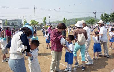 성산초교운동회가 진행 중인 모습