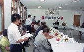 미성동 초도방문 중 시장님께 보고중인 의원의 모습사진(00001)
