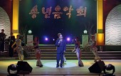 JTV 송년음악회 무대 위에서 노래를 부르고 있는 모습2사진(00004)