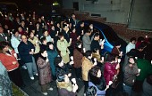 개복동 화재와 관련해 현수막을 들고 촛불 행진을 하고 있는 시민들3사진(00003)
