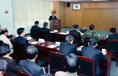 통합방위 협의회에서 앞으로 나가 말씀하고 계신 부시장님과 자리에 앉아 듣고 있는 임원들사진(00001)