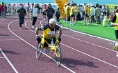 휠체어를 타고 마라톤을 하고 계신 참가자사진(00004)