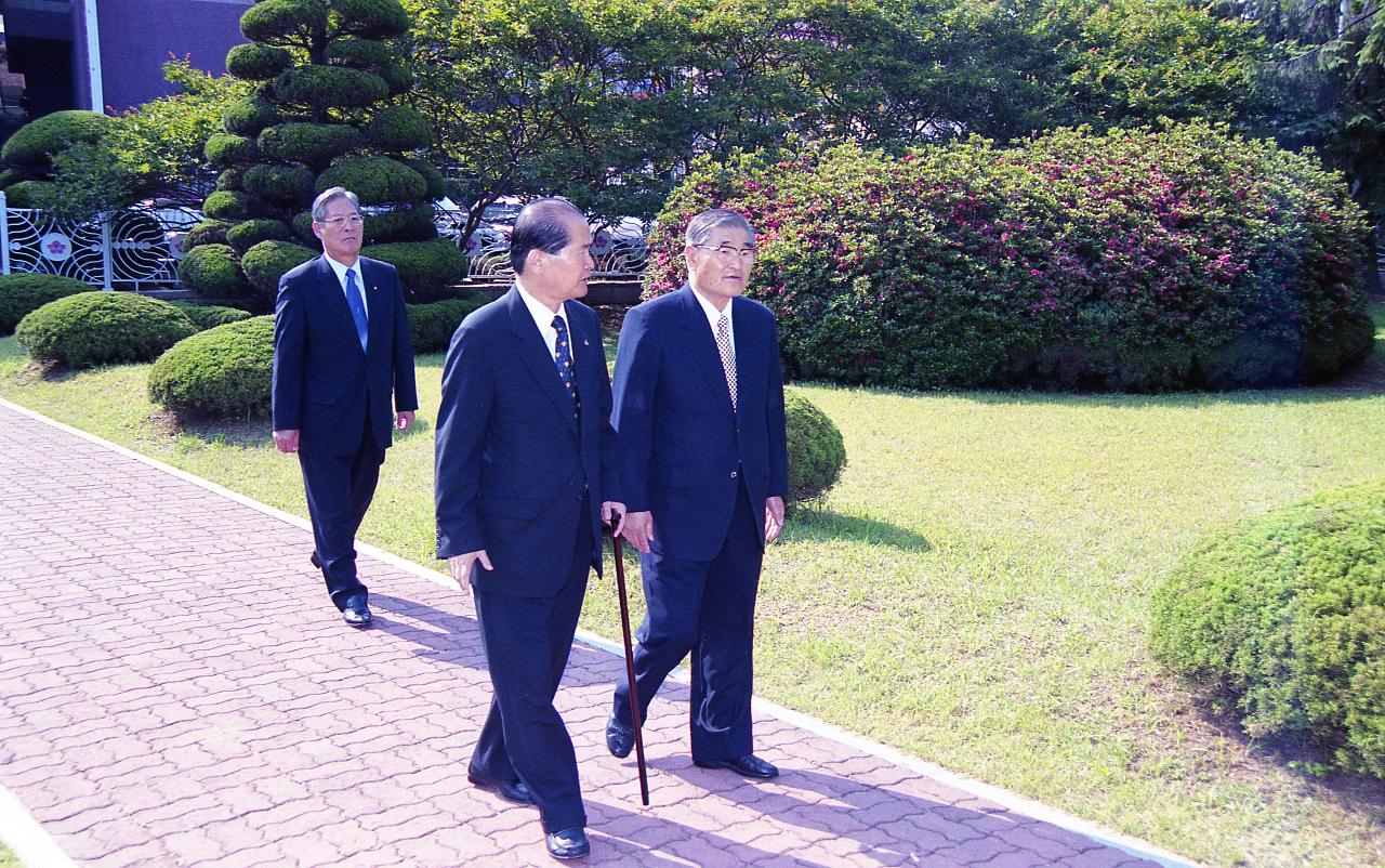 당선 감사 군경묘지 참배