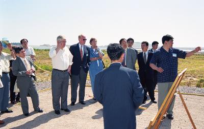 외국기업인 자유무역지역 방문