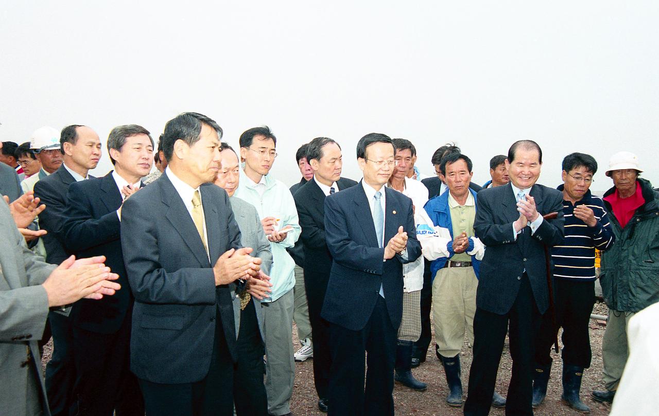 윤진식 산업자원부 장관 현장 방문