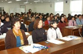 새해영농설계교육장에 모인 시민들이 강사의 이야기를 듣고있는 모습2사진(00003)