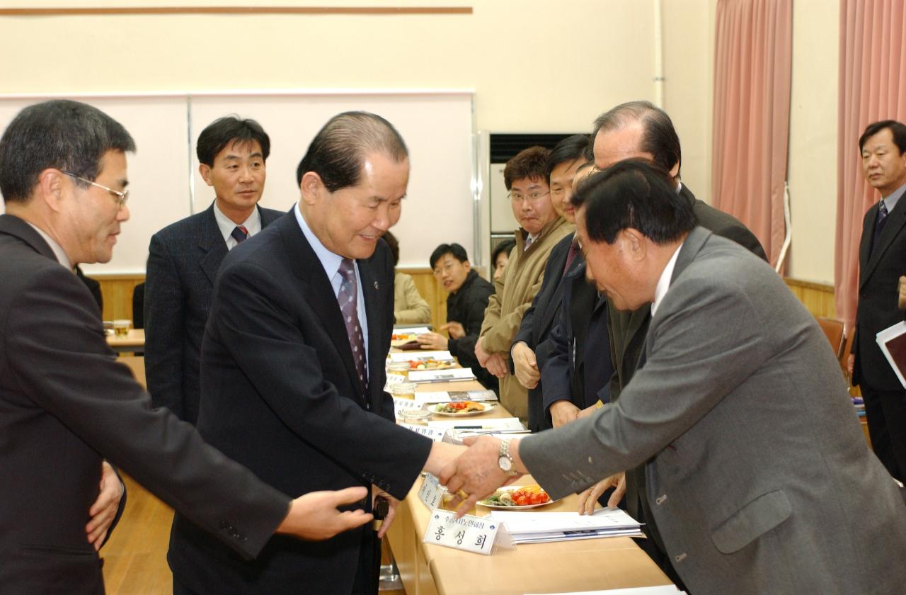 나운2동 연두순시를 하는 시장님과 인사하는 주민들6