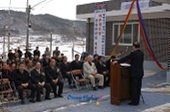 나포 와촌경노당 건강관리실 개관식에 축하인사하는 시장님2사진(00006)