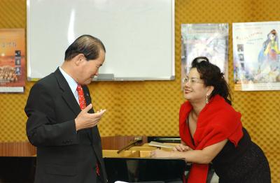 서혜경 & 교향악단 단원 격려