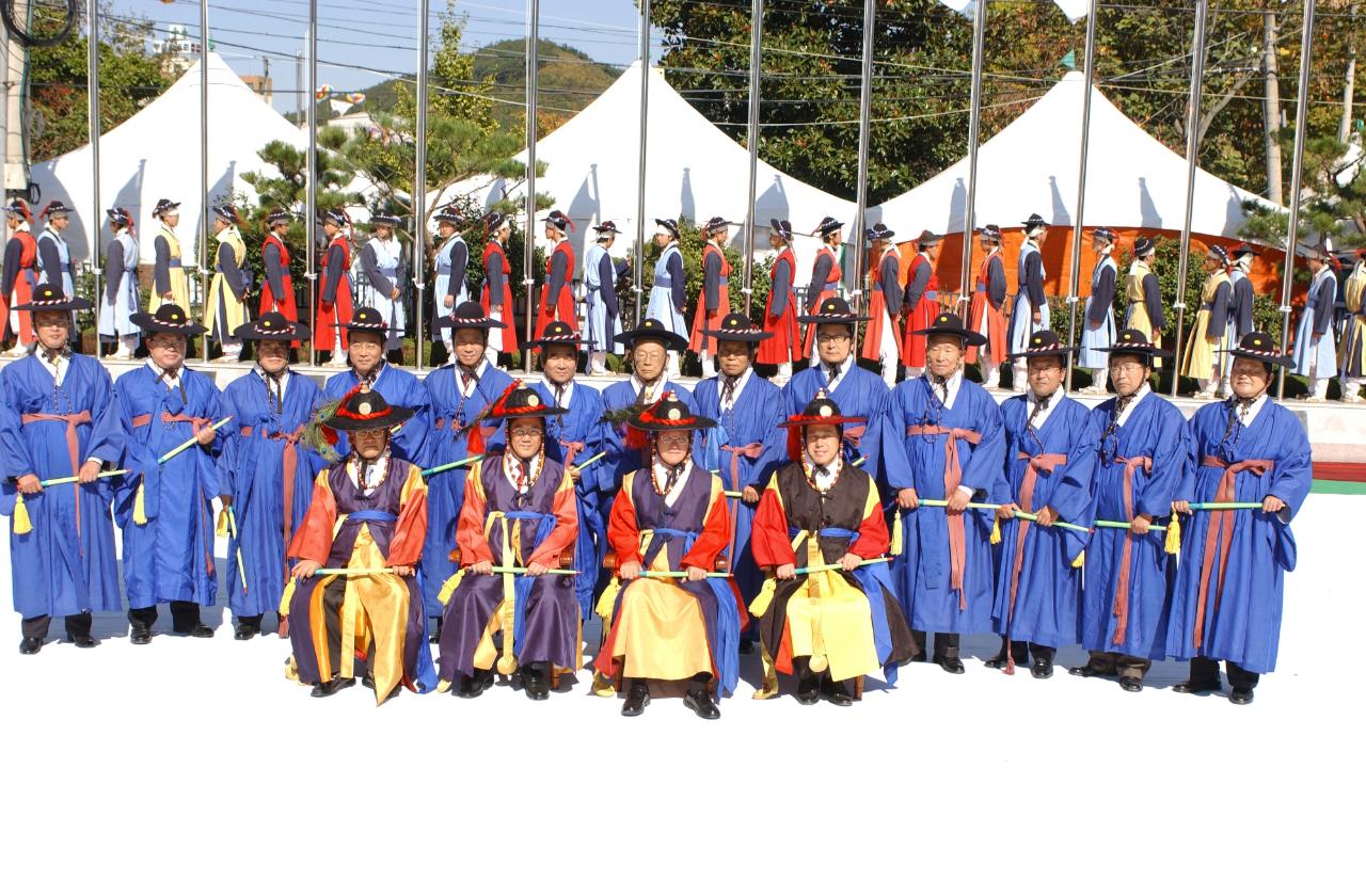 고창모양성제 축성참여 시군기 게양