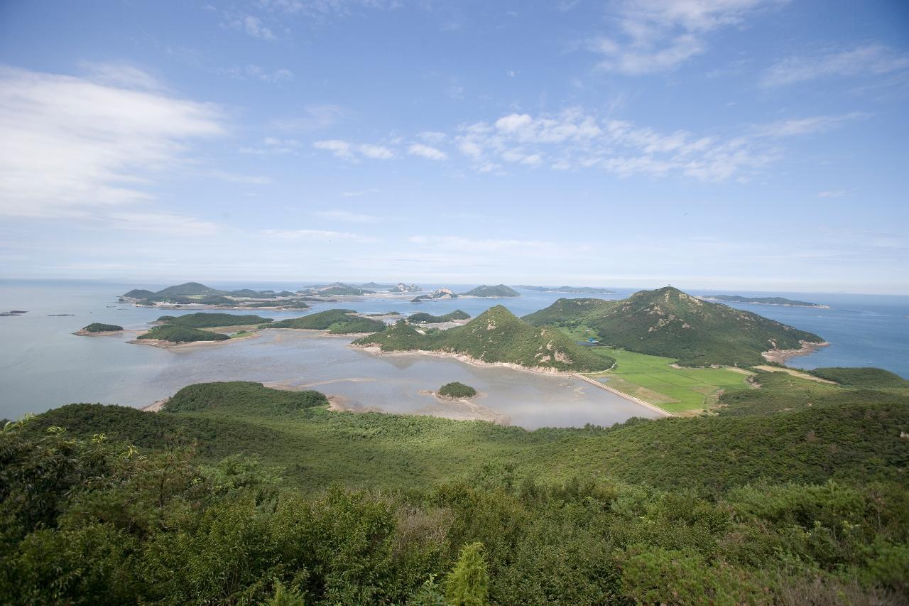 고군산군도의 섬과 바다 그리고 하늘