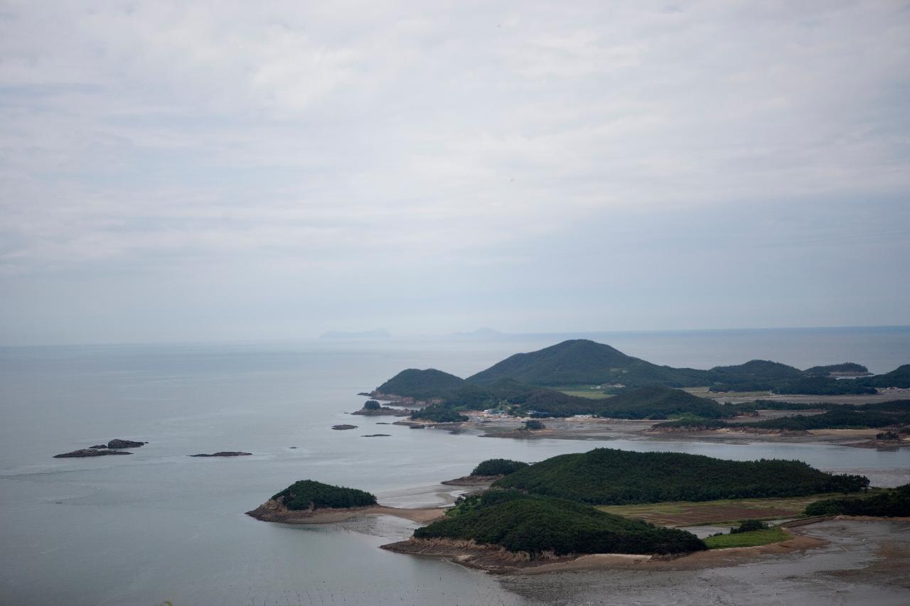 고군산군도와 썰물에 드러난 갯벌