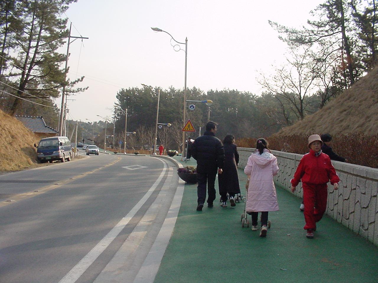 은파 주변에서 운동하고 계신 시민분들 5