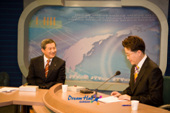 JTV 신년인터뷰를 하시는 송웅재 부시장님과 아나운서 1사진(00001)