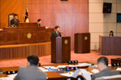 의회에서 의견을 발표 하고 있는 모습 4사진(00009)