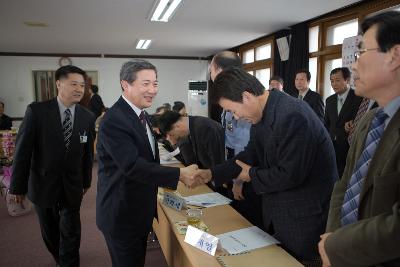 성산면 주민분들과 인사를 나누시는 송웅재 부시장님 10