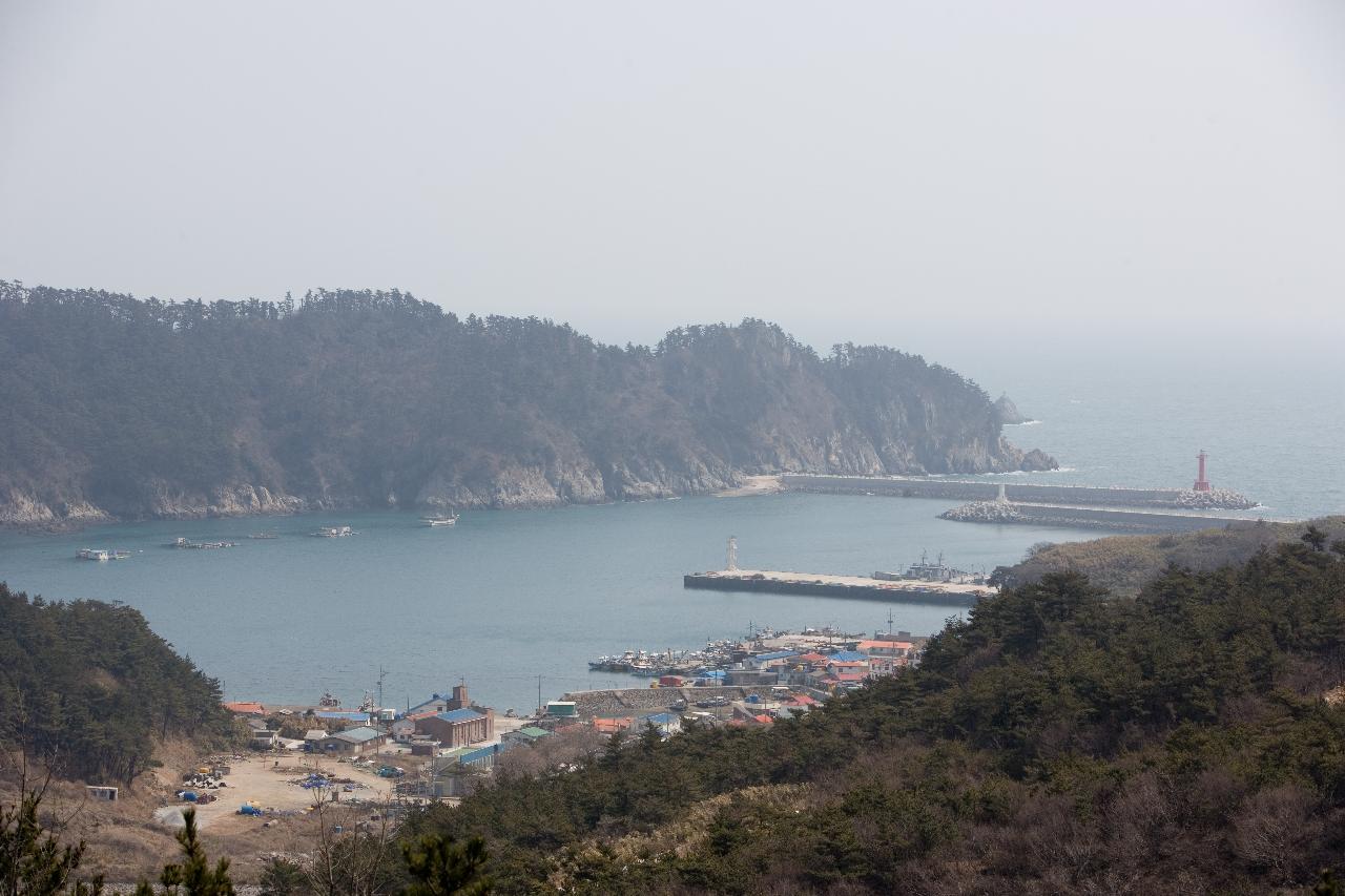 멀리 보이는 방조대와 등대 3