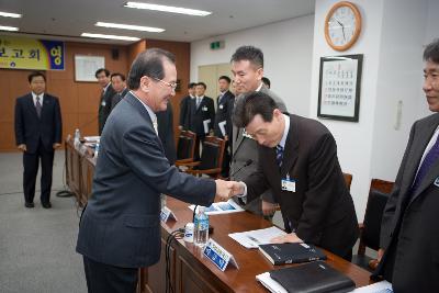 각계의원님들과 악수를 나누시는 도지사님 5