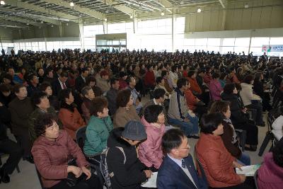 새만금 승소 판결 합동 연합 예배에 모인 시민들과 의원님들 1