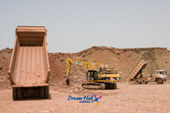 모래를 운반하는 트럭들의 사진 3사진(00005)