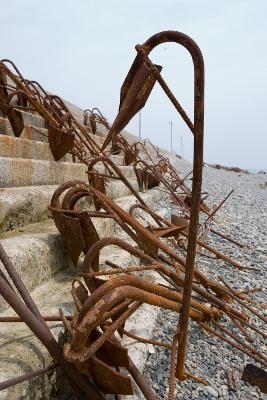 바다에 있는 오래된 고철들 2