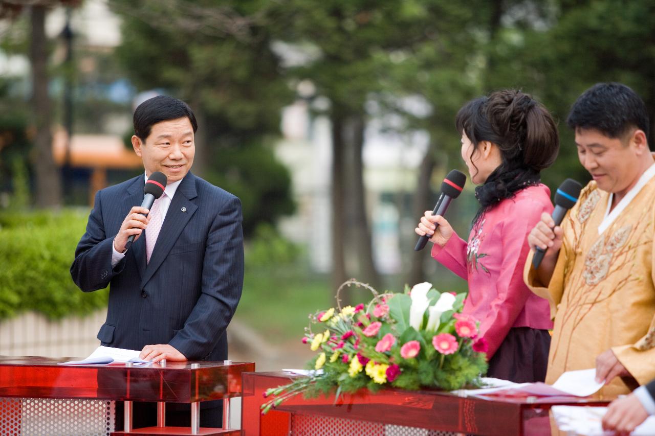 활짝 미소를 지으시는 부시장님