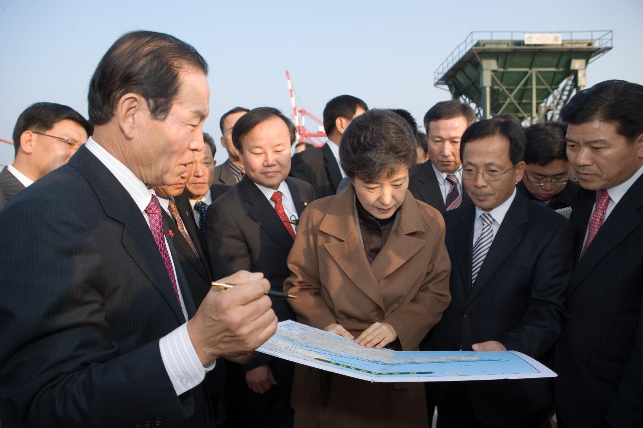 박근혜 한나라당 전대표 군산항 방문