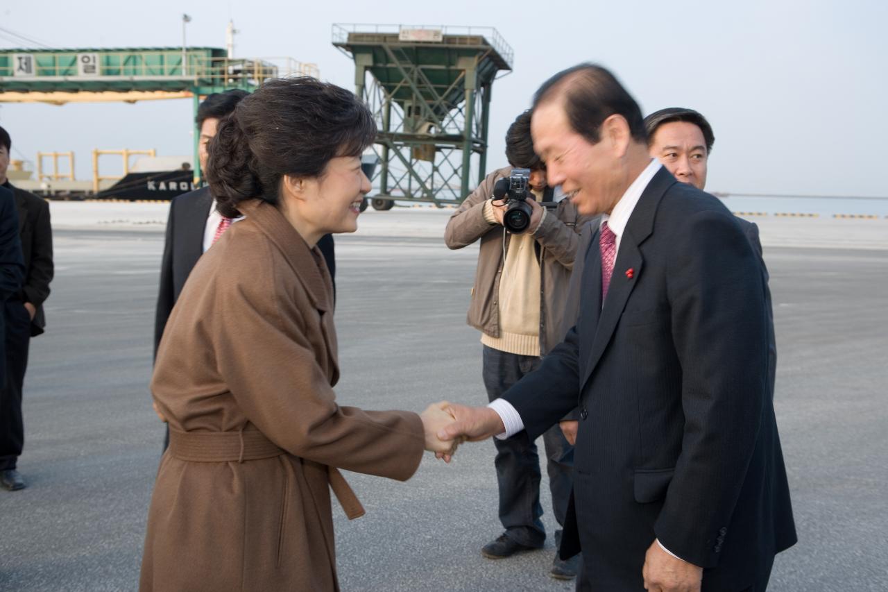 박근혜 한나라당 전대표 군산항 방문