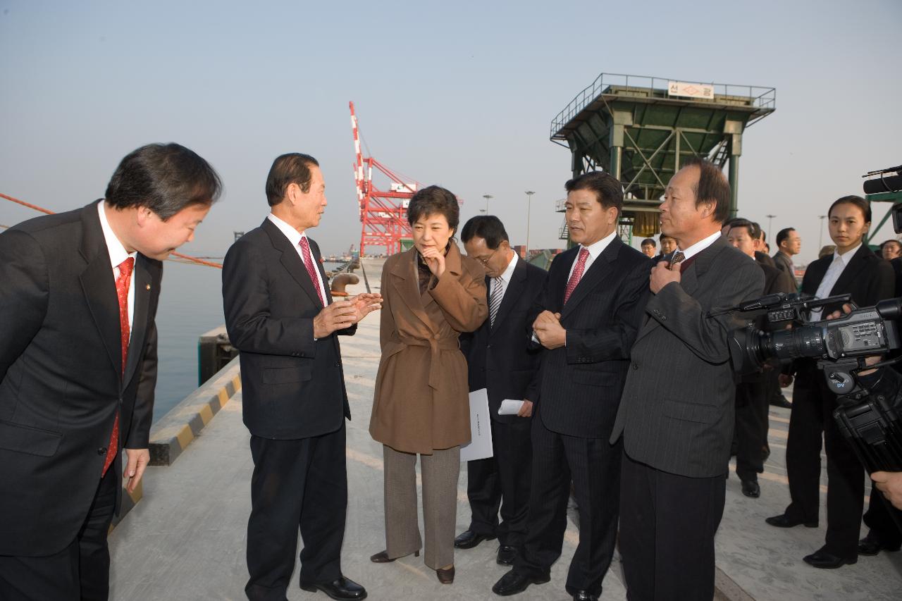 박근혜 한나라당 전대표 군산항 방문