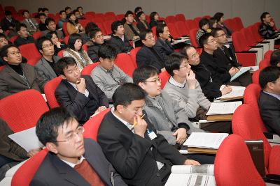 복식부기 회계정보시스템 사용 교육회가 열리고 있는 시민문화회관에 모인 직원들6