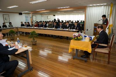 군동신 시장님과 수송동 주민과의 간담회가 열리는 회장 모습5