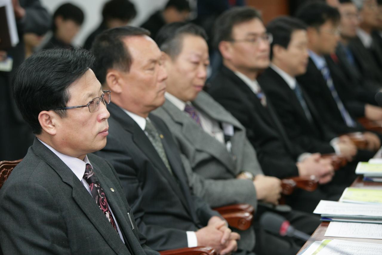 군산시 교육발전 협의회에 참석한 의원님들의 모습1