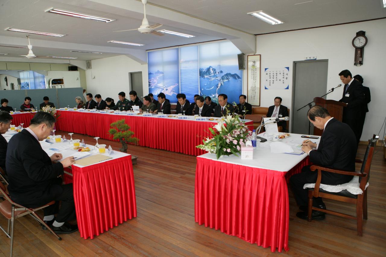 옥구읍 주민과의 간담회가 진행되고 있는 회장 안의 모습4