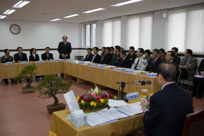 옥산면 주민과의 간담회가 진행되는 간담회장의 모습2