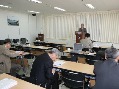 군산대 통합반대 성명발표회 단상에서 말씀하시는 대표의 모습2