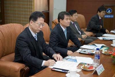 군산발전 연찬회에 참석하신 임원들의 모습