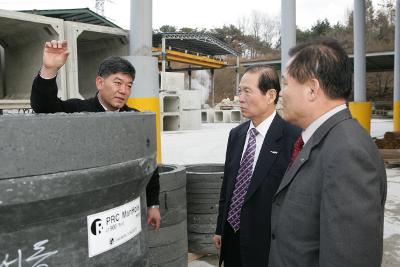 민원관련 사업장 현지를 점검하시는 문동신시장님과 관계자들7